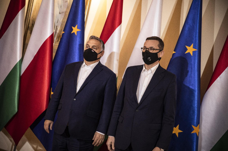 Orbán Varsóban: Közel lehetünk a megegyezés eléréséhez