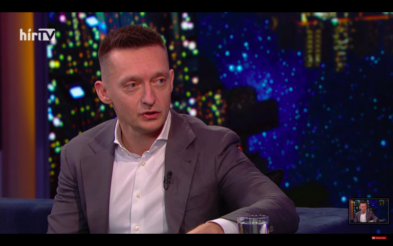 Rogán: Az, aki nem regisztrál vakcináért, hátrébb kerül a sorban