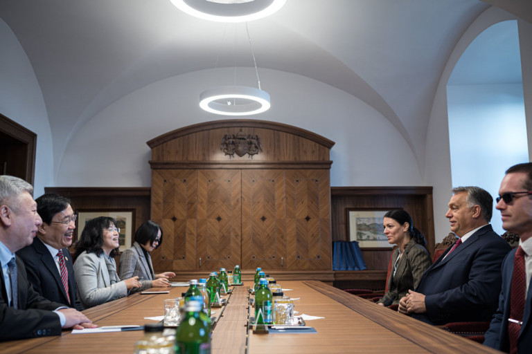 A kormány már meg is kötötte a stratégiai megállapodást a Fudan Egyetemmel