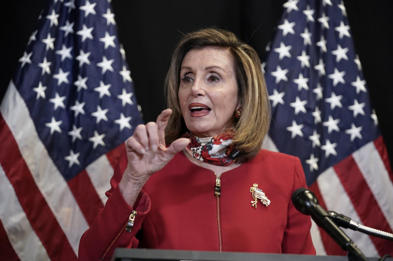 Nancy Pelosi is támogatja Kamala Harrist