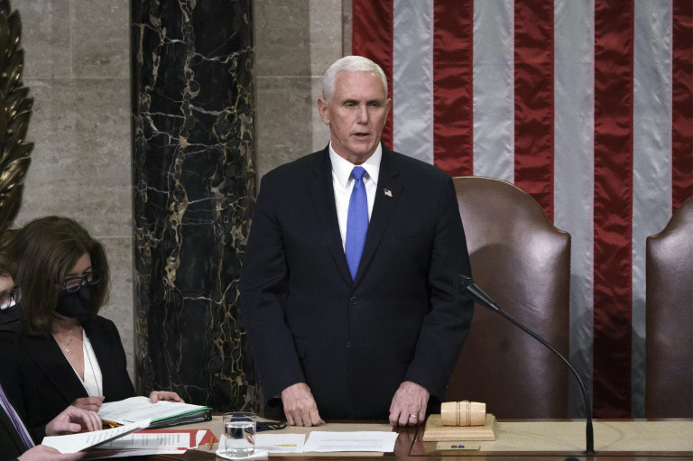 Mike Pence elutasította Trump felmentését