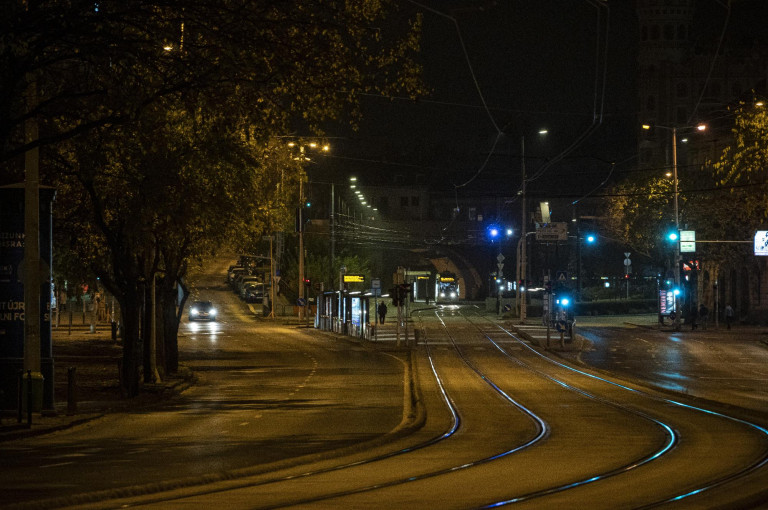 Nyitási tervet dolgozott ki a Momentum