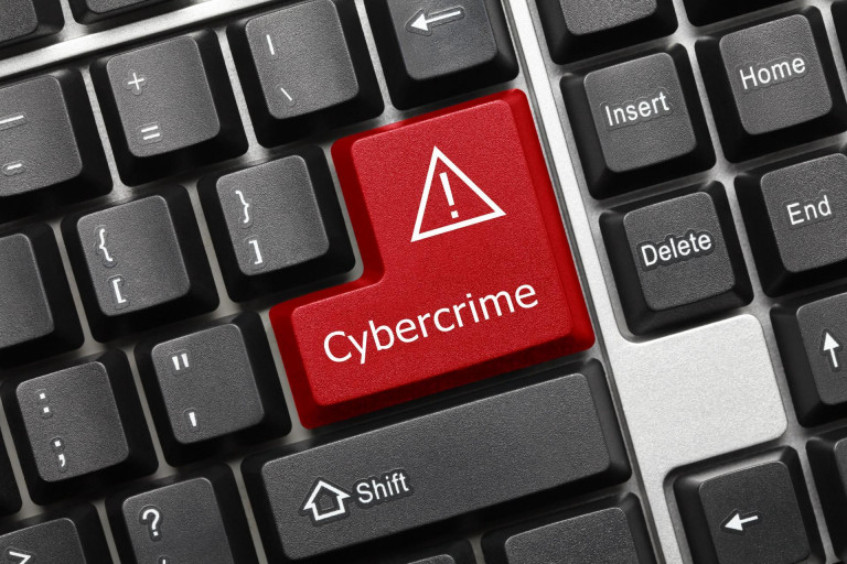 Hackerek piszkálták a kormány oldalait