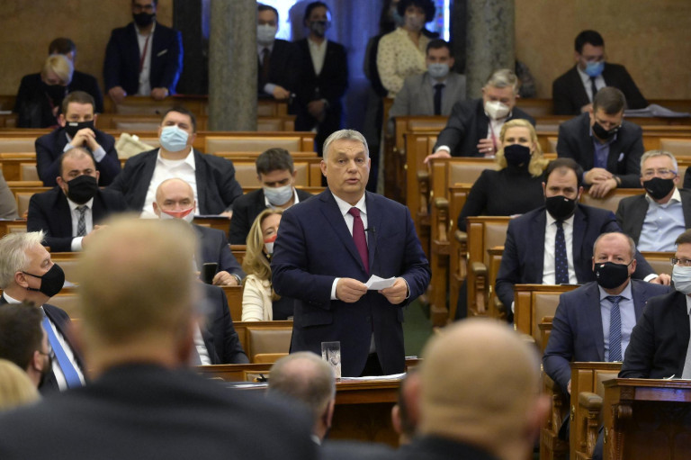 Évente több mint 5 milliárdba kerül a kormány fenntartása