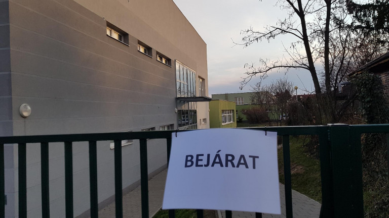 A balatonfüredi szülők nem adják az Eötvös iskolát a katolikusoknak