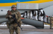 Megérkezett Ukrajnába az első amerikai fegyverszállítmány