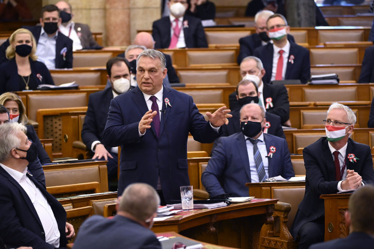 Kedden szavaz a parlament az egyetemek kiszervezéséről
