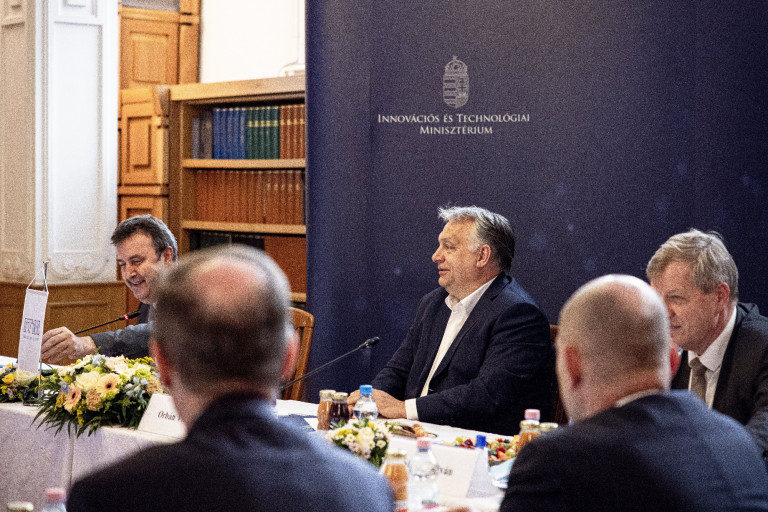 Orbán szerint a kuratóriumok valódi gazdái az egyetemeknek, amelyek leváltak az államról 