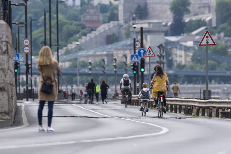 A Budapesti Iparkamara is beszállt a rakpartvitába – az autósok oldalán 
