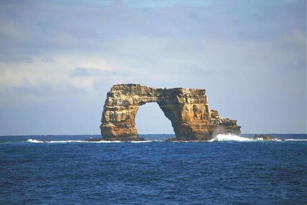 Összeomlott a híres Darwin-boltív a Galápagos-szigeteken