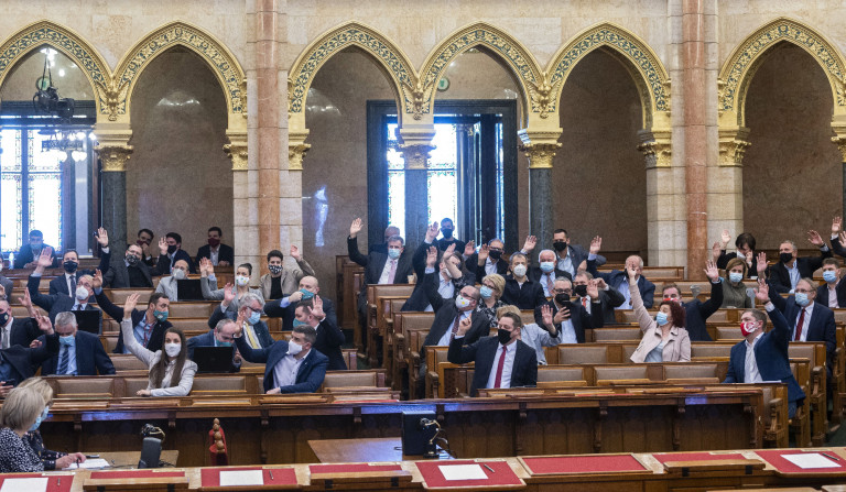 LMP: Legyenek nyilvánosak az ügynökakták!