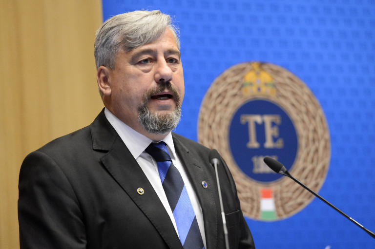 Szerepet vált Mocsai Lajos a Testnevelési Egyetemen