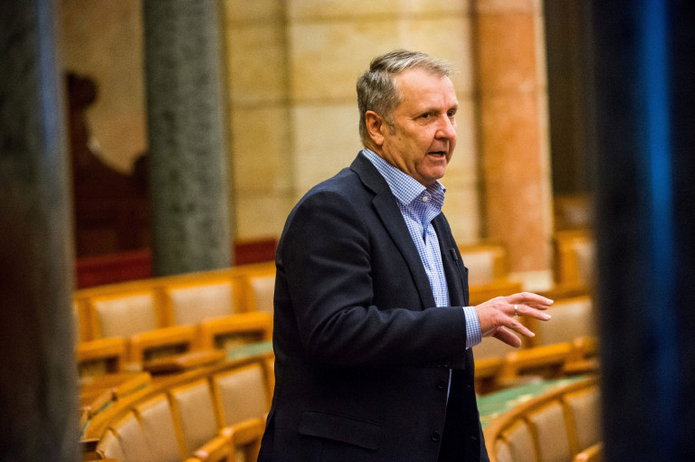 Felfüggeszti az MSZP Molnár Gyula párttagságát