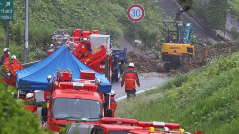 Japánban húsz ember tűnt el egy sárlavina után