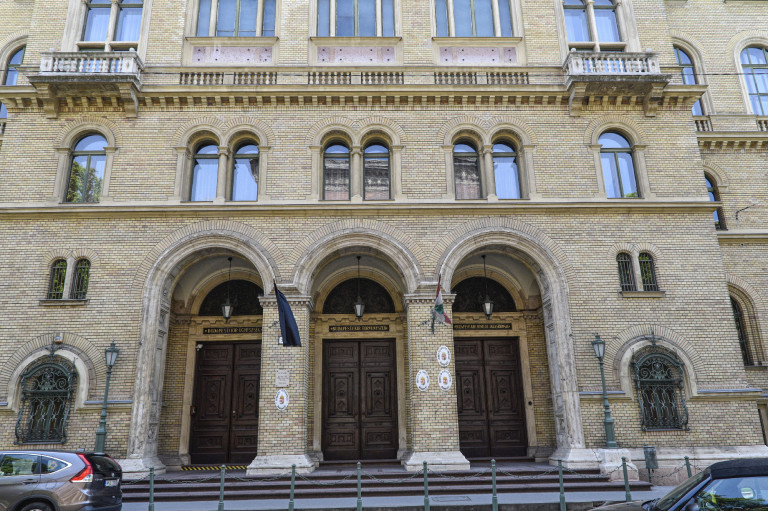 A Fővárosi Törvényszék elnöke elhalasztotta az összbírói értekezletet
