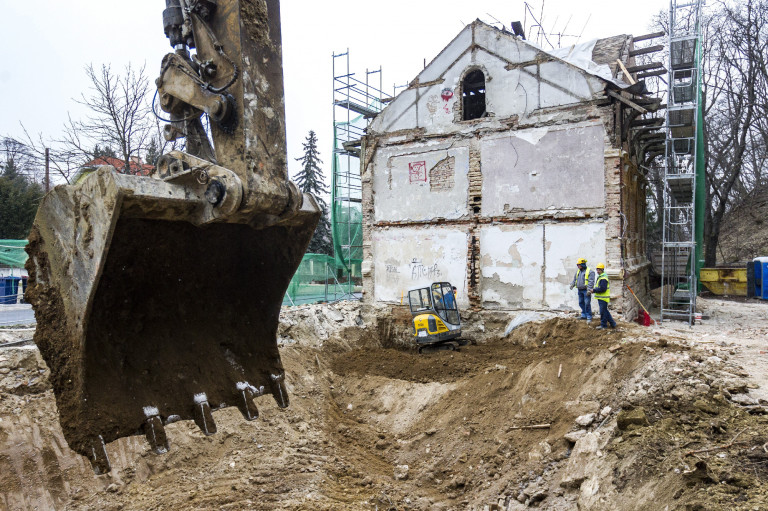 Több mint 400 milliós támogatást kapott ásványvízbizniszére a XII. kerületi beruházások nagy nyertese