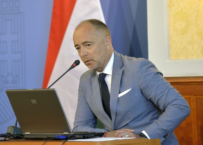 Hivatalosan is felmentették a bangkoki magyar nagykövetet