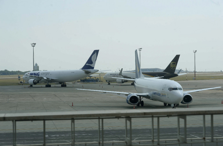 Cáfolta a kormány, hogy péntekig kellene kifizetnie a Budapest Airport vételárát