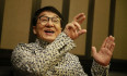 Jackie Chan belép a Kínai Kommunista Pártba