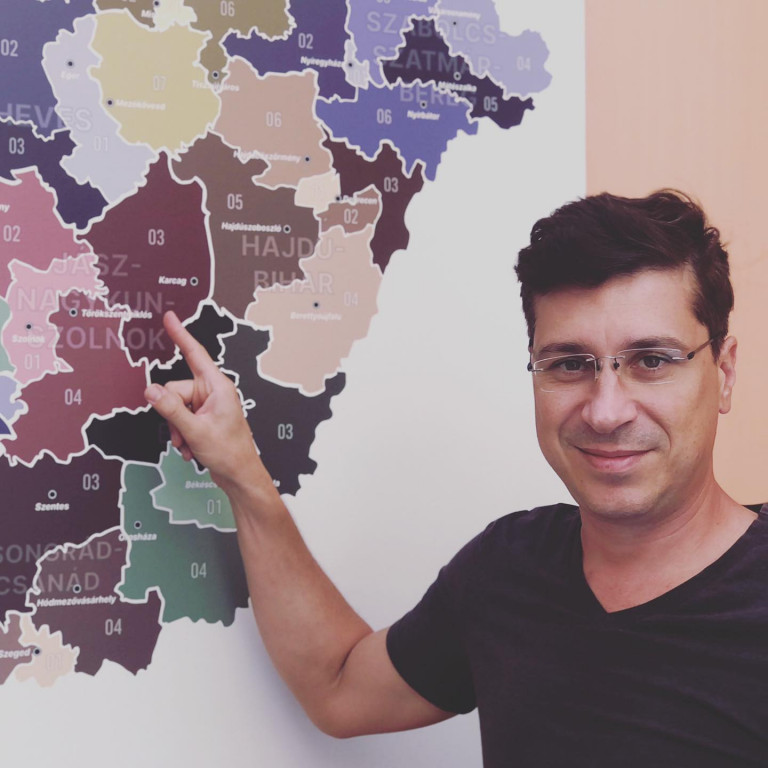 A jobbikos képviselő feljelenti Rogánékat, mert tömény propagandát nyomnak levelekben
