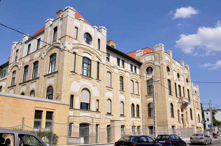 Külön személyzet ápolja a szuperbaktérium fertőzöttjeit az Uzsokiban