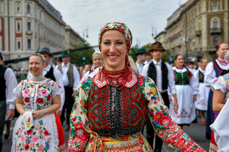 Augusztus 20. - Felvonul?s az Andr?ssy ?ton