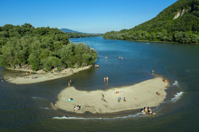 Aszfaltozás, csatornázás, parkolóbővítés vár a kisoroszi Szigetcsúcsra