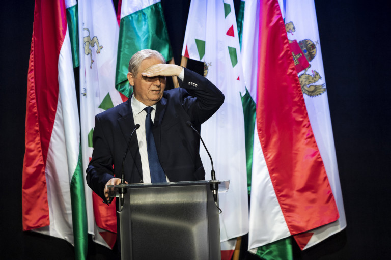 Tarlós Istvánnak bocsánatot kellene kérnie a budapestiektől