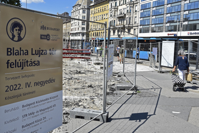 Ismét teljes üzemben zajlik a felújítás a Blahán