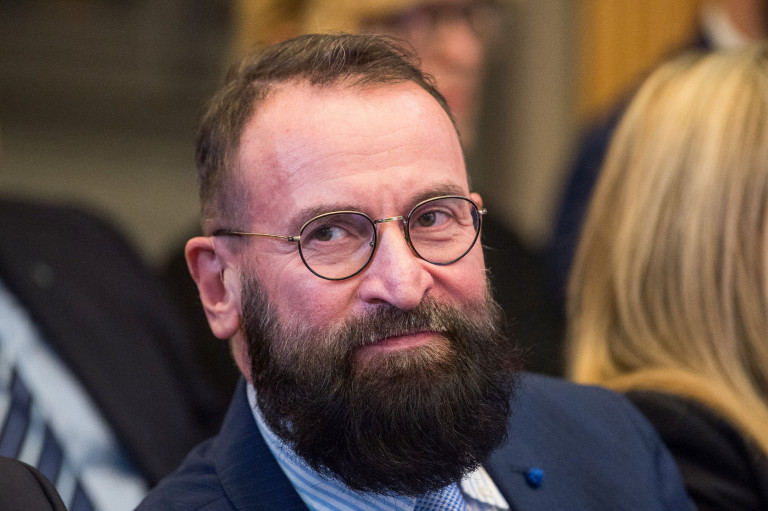 Szájer beperli a Blikket, miután a lap lesifotókat közölt róla