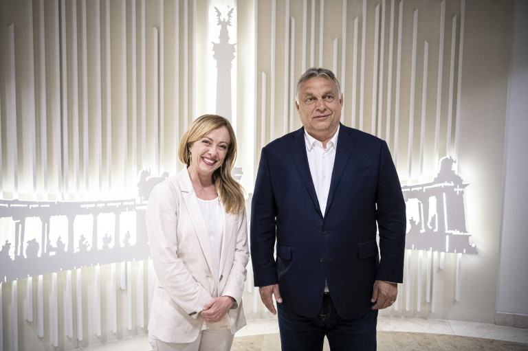 Orbán megerősítette, nem csatlakoznak Meloni frakciójához az EP-ben