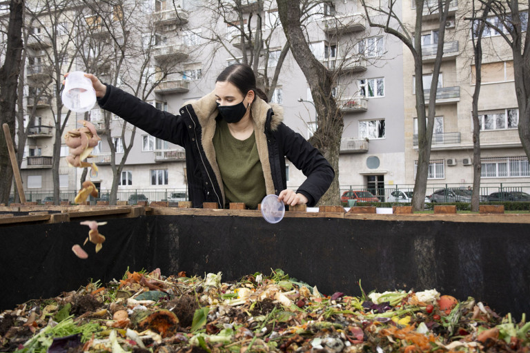 Sokan szkeptikusak voltak, mégis működik a köztéri közösségi komposztálás Budapesten