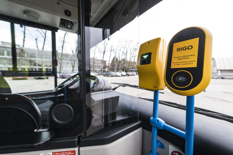 Pert indít a főváros a Tarlós idején bedőlt elektronikus jegyrendszer miatt