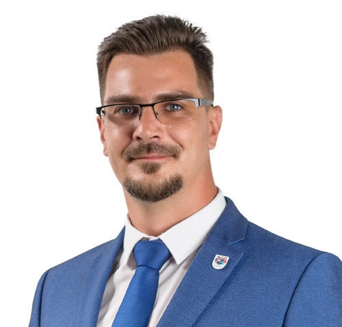 Karlendítős fotója miatt nem támogatja a Momentum a jobbikos jelöltet