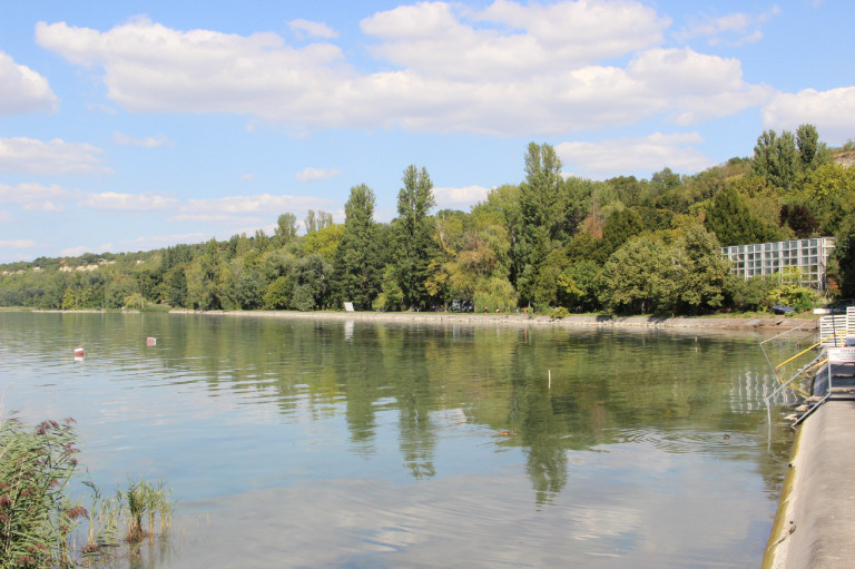 Balatonvilágos és Aliga nem kíván asszisztálni Balaton-partja elvesztéséhez