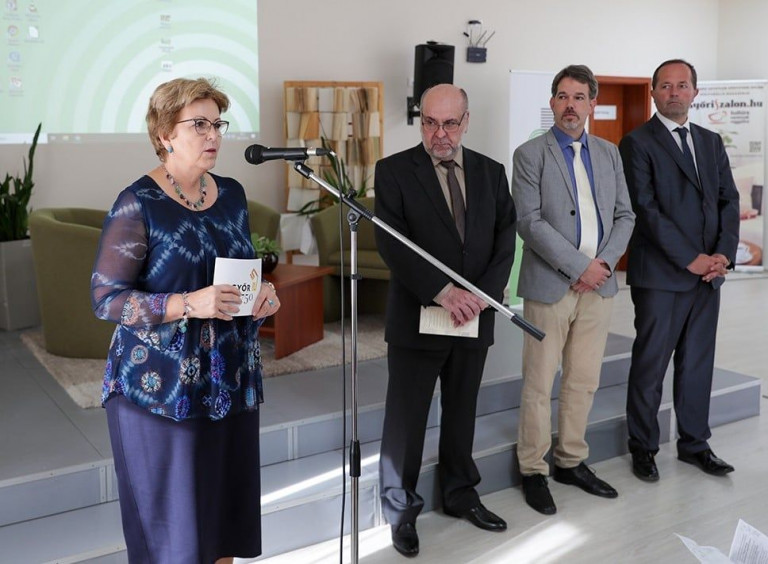 Vizsgálja az ombudsman a győri alpolgármester köcsögözős posztját