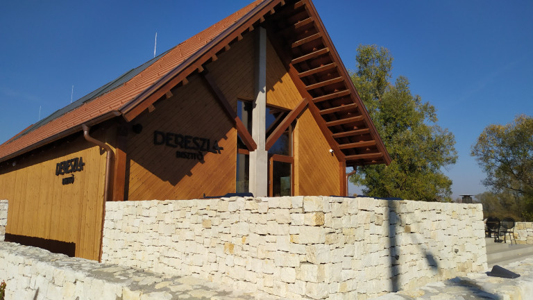 Mészáros Lőrinc a Bodrog partjára is odatette magát