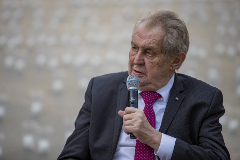 Kiengedték a kórházból Zemant, holnap kinevezi az új cseh kormányfőt
