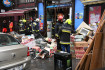 Meghalt egy ember, miután rászakadt a galéria egy budapesti boltban