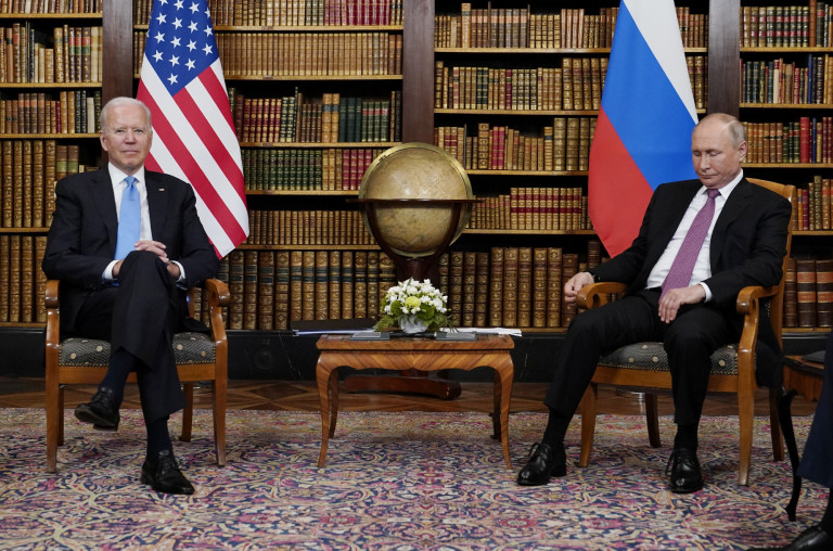 Biden, Macron, von der Leyen: szankciókat sürgetnek a világ vezetői Oroszország ellen