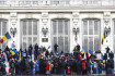 Kötelező utcai maszkviselést rendelt el a román kormány