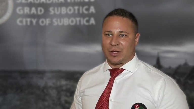 Schadl György az építési ellenőrt is megvesztegette volna, hogy elnézzék a szabálytalanul épített nyaralóját
