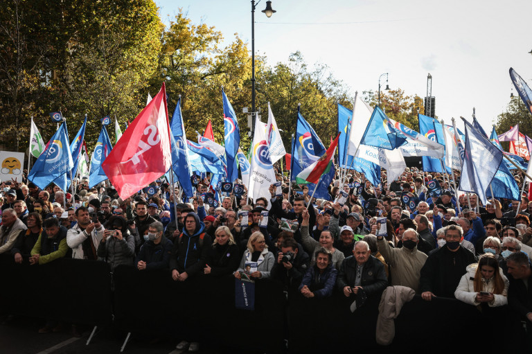 Fej-fej mellett a Fidesz és az ellenzék a Republikonnál