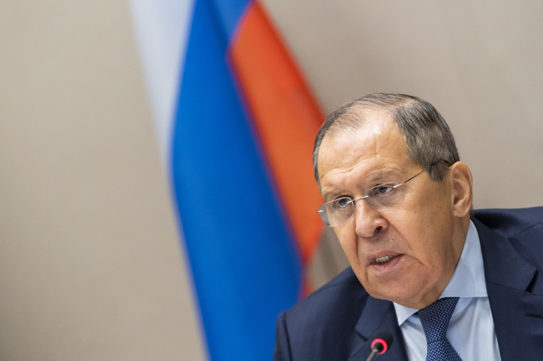 Lavrov: Putyin és Zelenszkij csak akkor találkozhat, ha közelednek az álláspontok