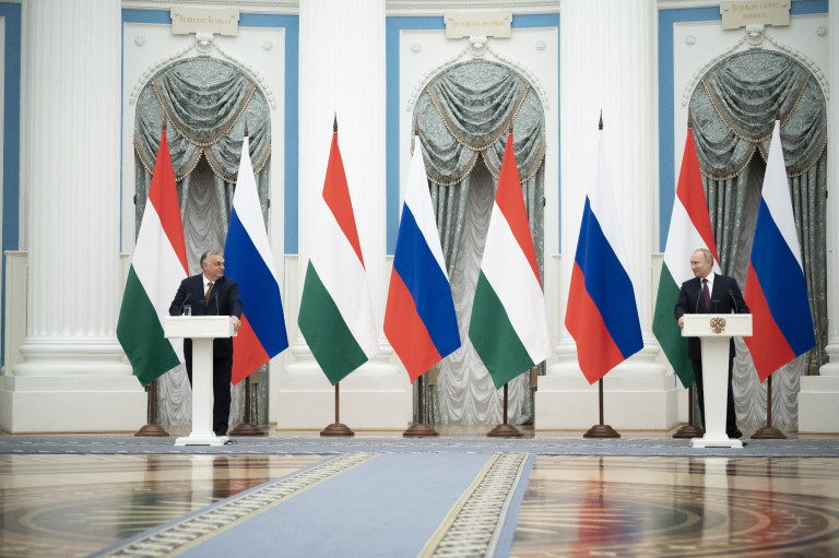 A különutas magyar politikát példázta Orbán békemissziónak aligha nevezhető moszkvai útja