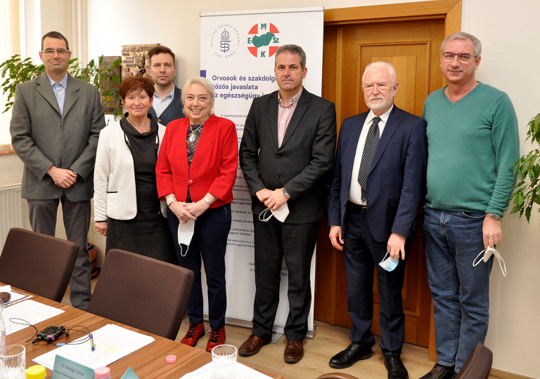Az orvosi kamara is kiáll a szakdolgozók bérének emelése mellett
