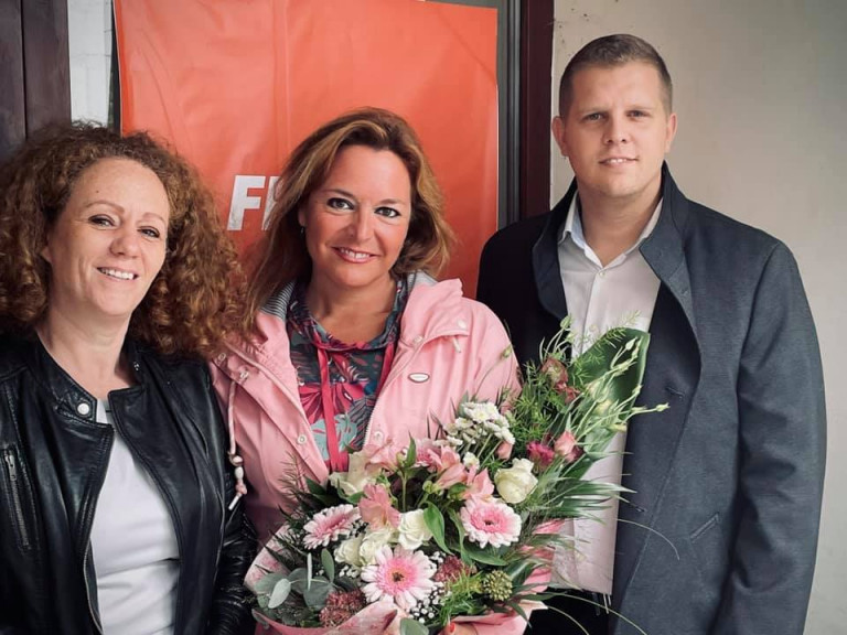 Csobánka független képviselője a közösségi házban szervezett aláírásgyűjtést a fideszes képviselőjelöltnek