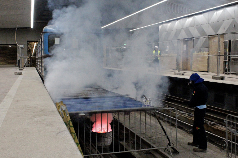 Senki ne lepődjön meg, ha hétfőtől füstölni látja a 3-as metró szellőzőit