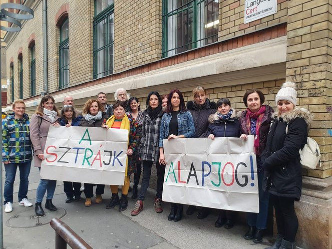 Újabb iskolák több mint száz pedagógusa csatlakozott a polgári engedetlenségi akcióhoz