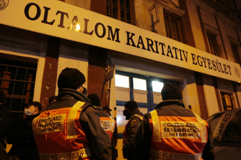 Kiállnak Iványi Gábor mellett az Egységben Magyarországért pártjai